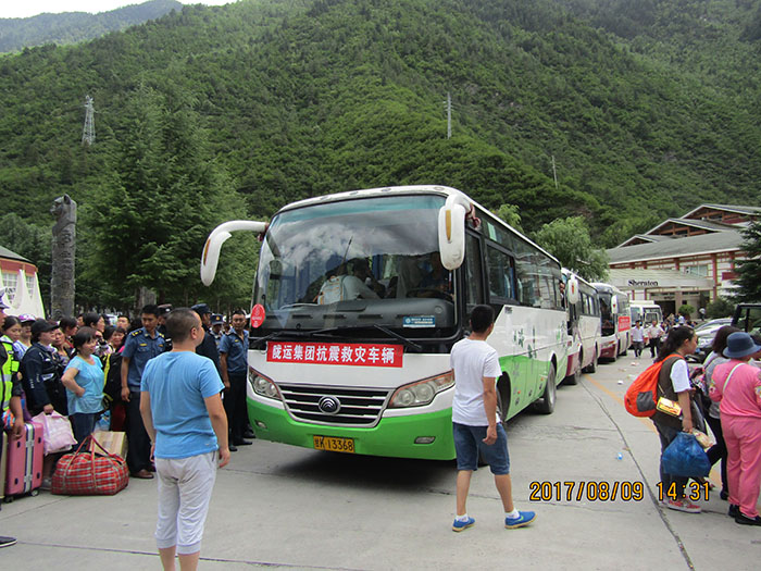 前往九寨沟抗震救灾输送旅客
