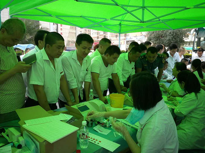 参加献血活动
