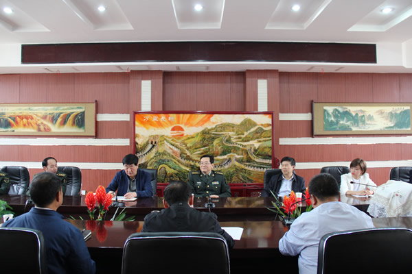 陇南军分区政委时镇一行到陇运集团公司调研“双拥”工作