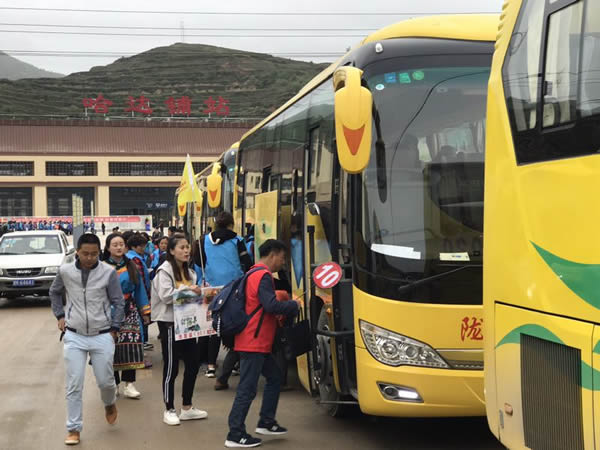 接旅游专列