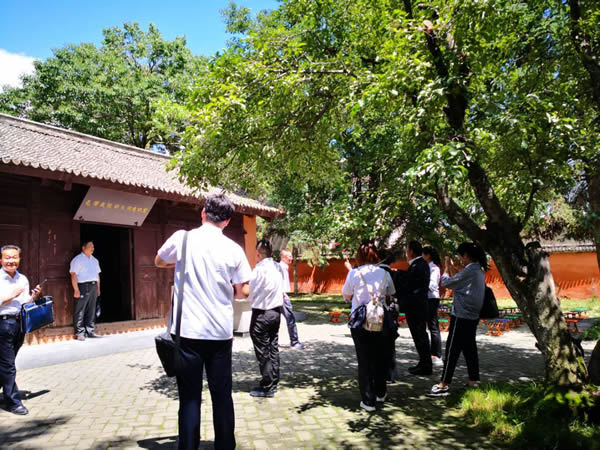 陇运集团公司党委开展“不忘初心、牢记使命”纪念建党98周年主题党日活动