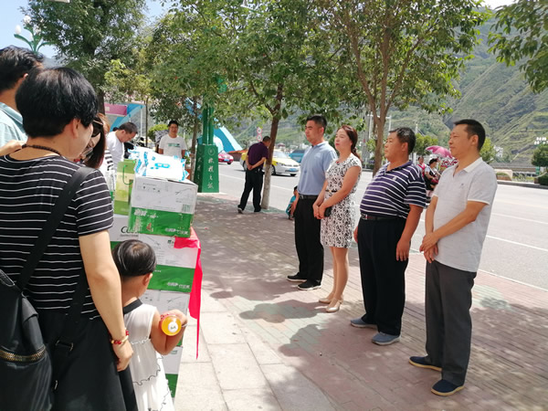 陇南市总工会深入陇运集团“夏送清凉” 慰问一线职工