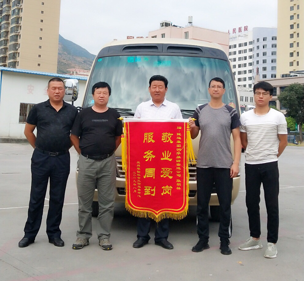 扎根润华 奔驰万里不言累 情系运输 奉献余载不言悔