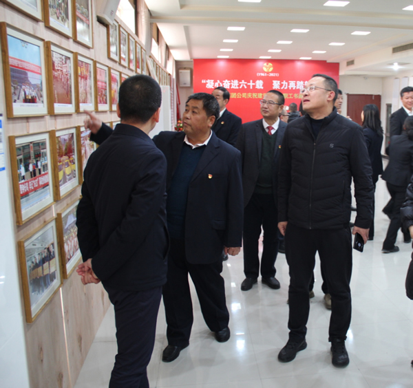 陇运集团庆祝建司60周年职工书画摄影展开幕