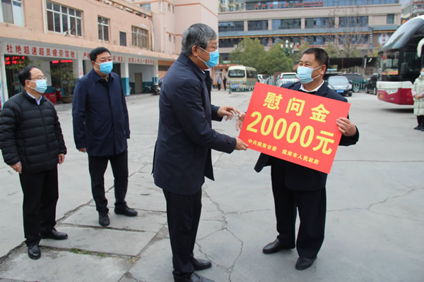 市委书记张柯兵同志走访慰问陇运集团公司