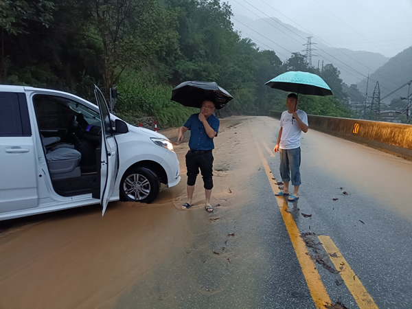 闻汛而动  主动作为 --陇运集团公司迅速行动全力做好防汛抢险和运输保障工作