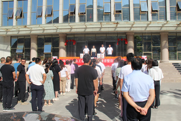 市总工会深入陇运集团公司开展“送清凉暨防汛救灾”慰问活动