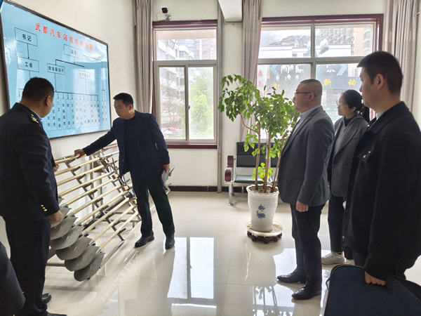 陇南市陇运集团公司党委书记、董事长马明喜带队开展安全生产检查